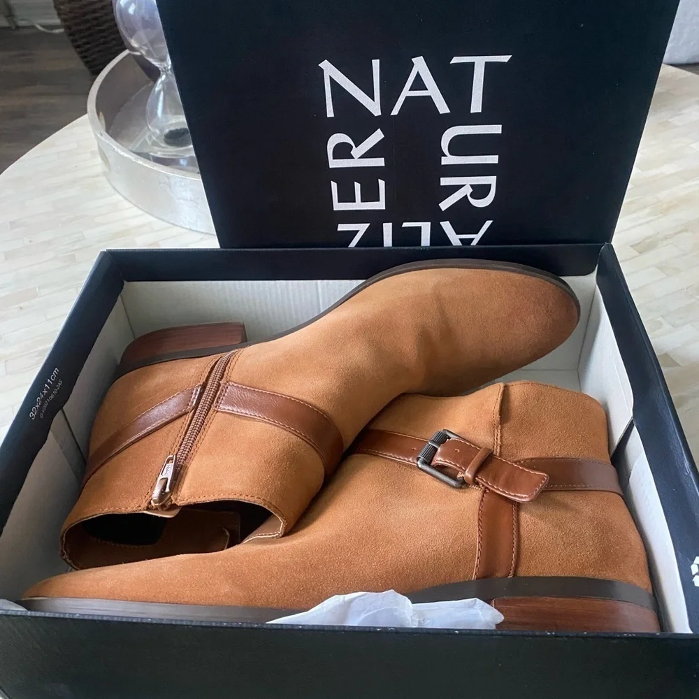 Brown Naturalizer booties EUC.
